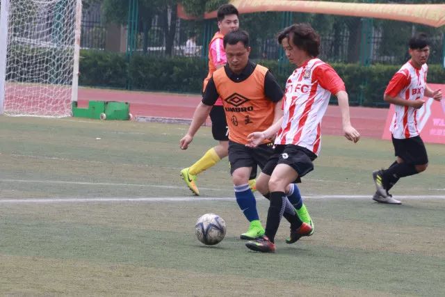 恩瓦内里晒照纪念收获英超处子球